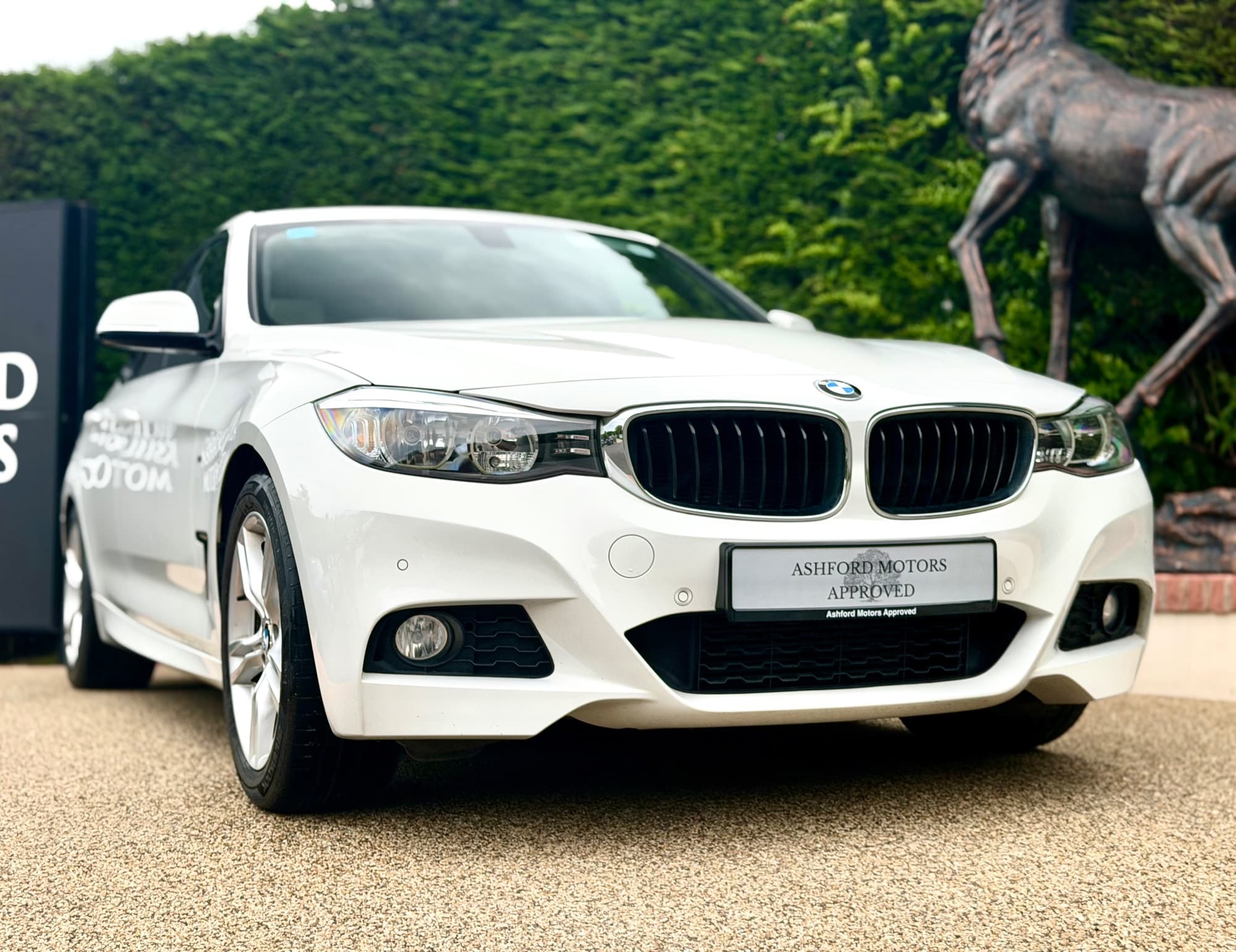 2016 BMW 3-Series photo 1