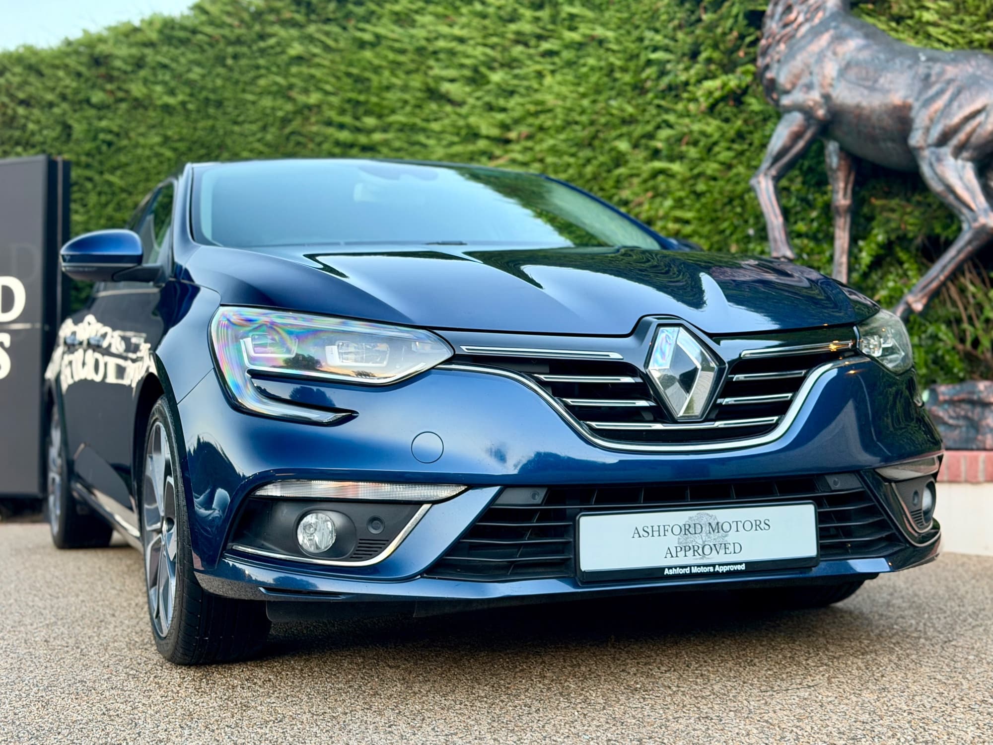 2017 RENAULT MEGANE photo 1