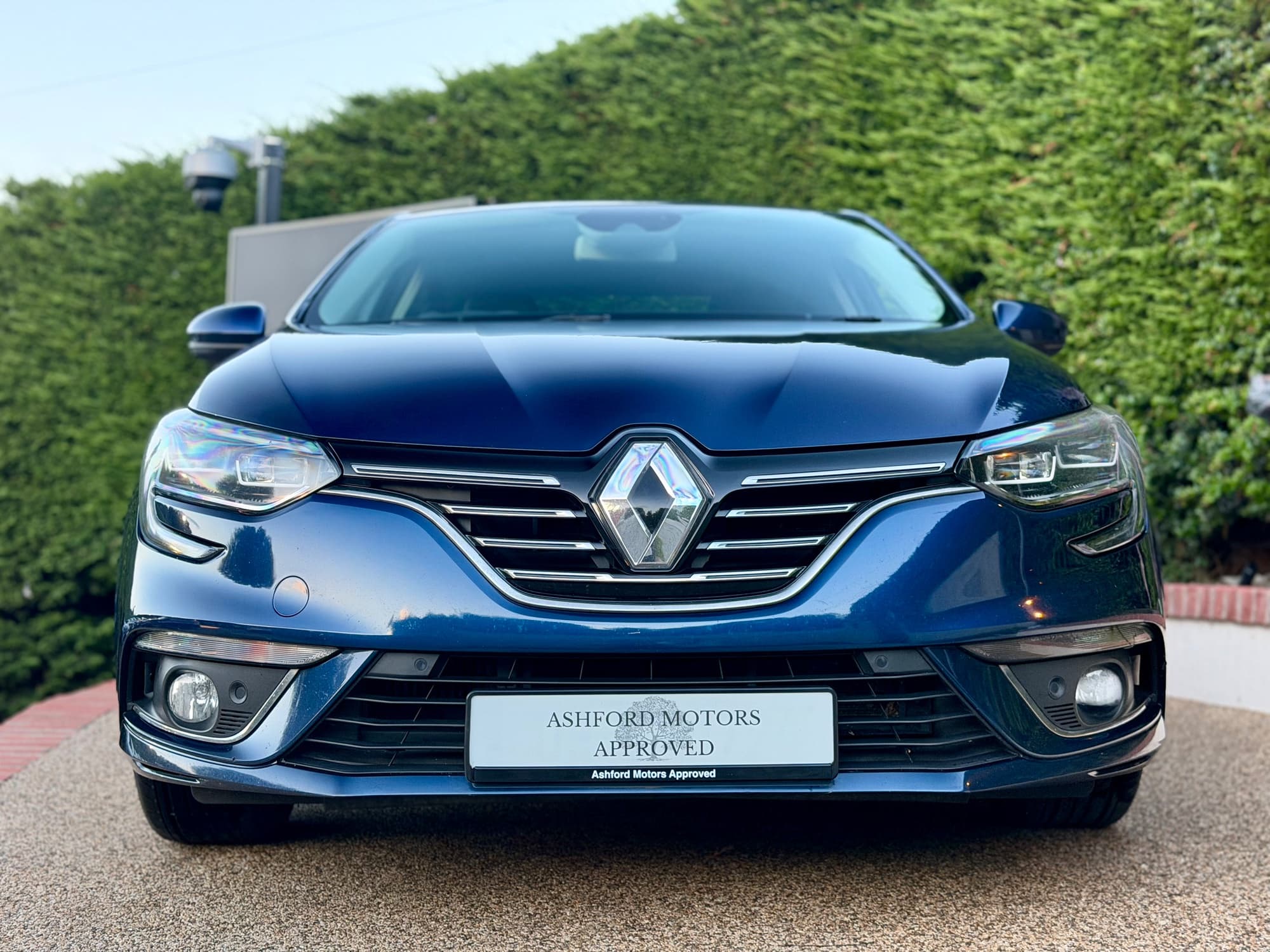 2017 RENAULT MEGANE photo 2